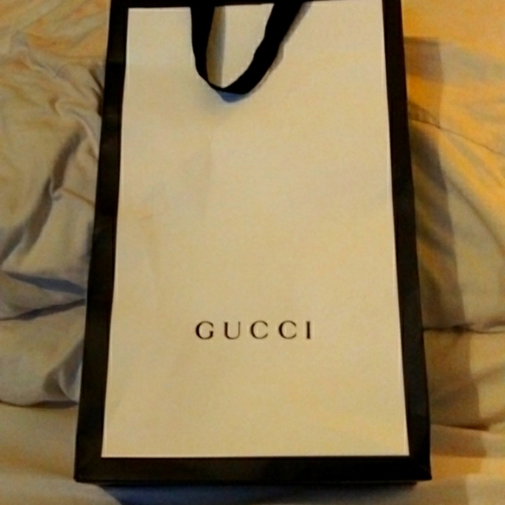 Gucci shopping bag